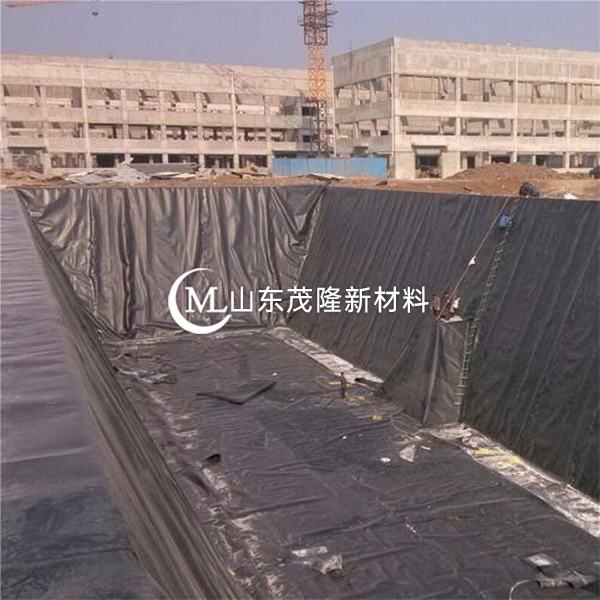 土工膜具有良好的防滲性能，廣泛應(yīng)用于生活垃圾填埋場、固體垃圾填埋場