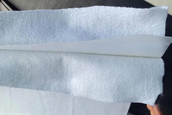為什么在鋪設復合土工膜時要保持其完整性呢？  第2張