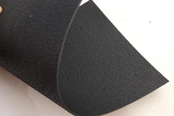 糙面土工膜在水利工程中的應用與優(yōu)勢